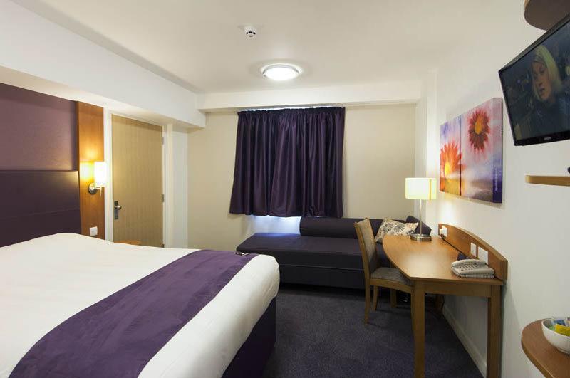 Premier Inn Inverness West Exterior foto